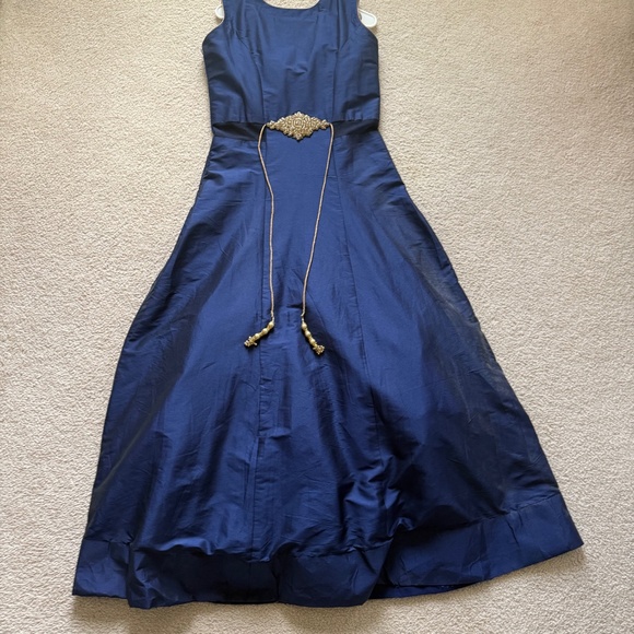 Indian party gown floor length with matching stole - Picture 3 of 3